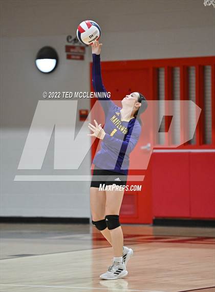 Thumbnail 3 in Hoxie vs. Mayflower (AAA 3A State Playoffs 1st round) photogallery.
