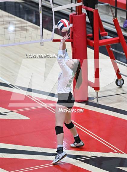 Thumbnail 2 in Hoxie vs. Mayflower (AAA 3A State Playoffs 1st round) photogallery.