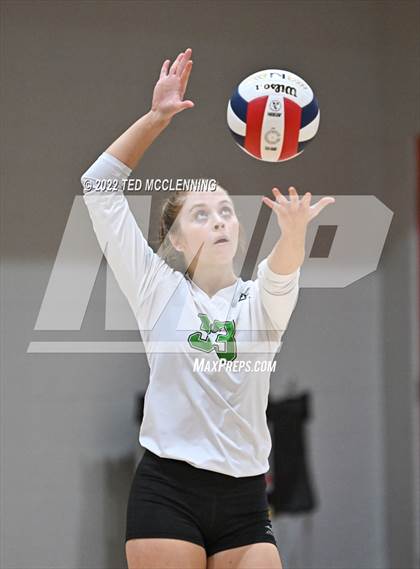 Thumbnail 1 in Hoxie vs. Mayflower (AAA 3A State Playoffs 1st round) photogallery.