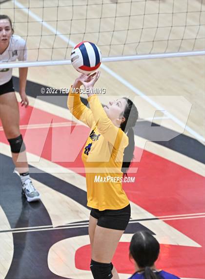 Thumbnail 3 in Hoxie vs. Mayflower (AAA 3A State Playoffs 1st round) photogallery.