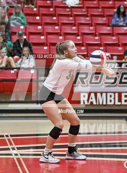 Thumbnail 2 in Hoxie vs. Mayflower (AAA 3A State Playoffs 1st round) photogallery.