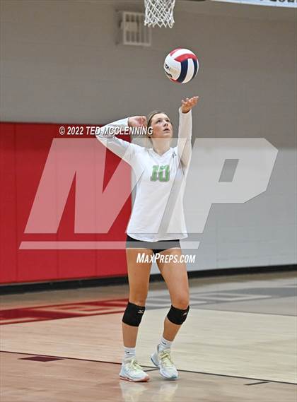 Thumbnail 3 in Hoxie vs. Mayflower (AAA 3A State Playoffs 1st round) photogallery.