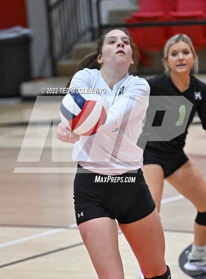 Thumbnail 2 in Hoxie vs. Mayflower (AAA 3A State Playoffs 1st round) photogallery.