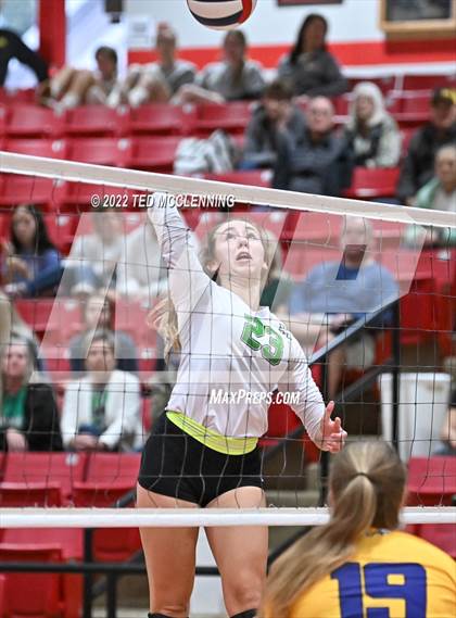 Thumbnail 2 in Hoxie vs. Mayflower (AAA 3A State Playoffs 1st round) photogallery.