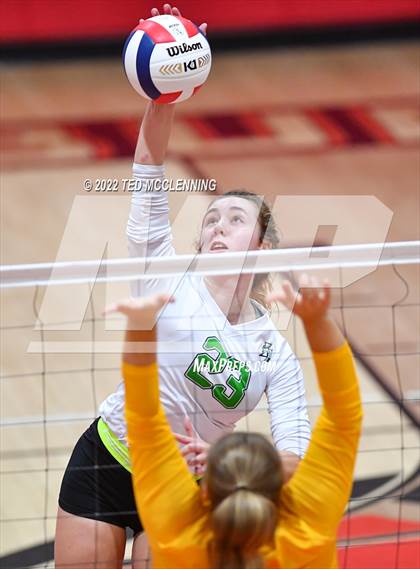 Thumbnail 2 in Hoxie vs. Mayflower (AAA 3A State Playoffs 1st round) photogallery.