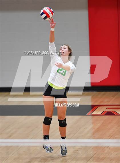 Thumbnail 1 in Hoxie vs. Mayflower (AAA 3A State Playoffs 1st round) photogallery.