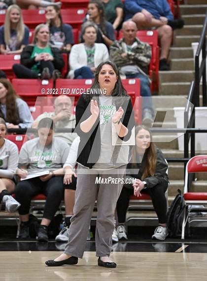 Thumbnail 2 in Hoxie vs. Mayflower (AAA 3A State Playoffs 1st round) photogallery.