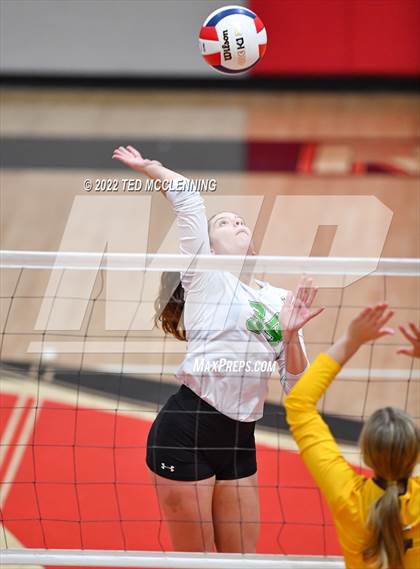 Thumbnail 3 in Hoxie vs. Mayflower (AAA 3A State Playoffs 1st round) photogallery.