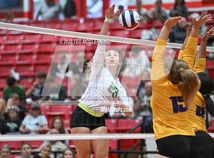 Thumbnail 1 in Hoxie vs. Mayflower (AAA 3A State Playoffs 1st round) photogallery.