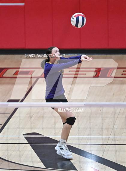 Thumbnail 2 in Hoxie vs. Mayflower (AAA 3A State Playoffs 1st round) photogallery.