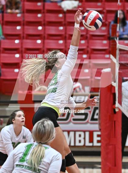 Thumbnail 1 in Hoxie vs. Mayflower (AAA 3A State Playoffs 1st round) photogallery.