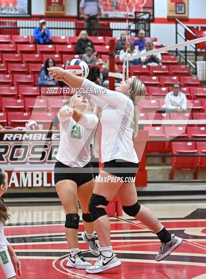 Thumbnail 1 in Hoxie vs. Mayflower (AAA 3A State Playoffs 1st round) photogallery.