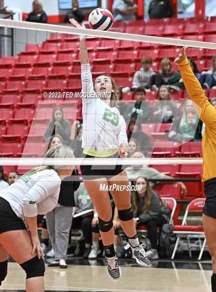 Thumbnail 3 in Hoxie vs. Mayflower (AAA 3A State Playoffs 1st round) photogallery.