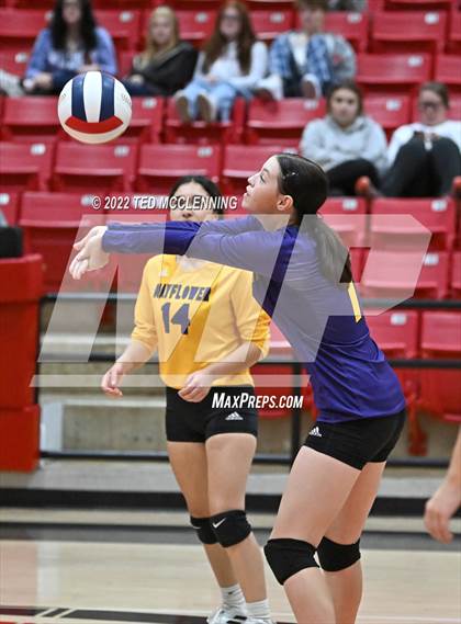 Thumbnail 3 in Hoxie vs. Mayflower (AAA 3A State Playoffs 1st round) photogallery.