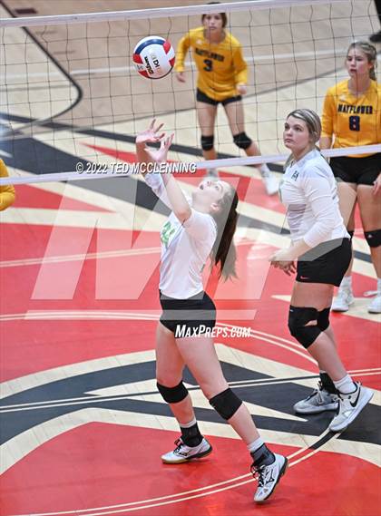 Thumbnail 1 in Hoxie vs. Mayflower (AAA 3A State Playoffs 1st round) photogallery.