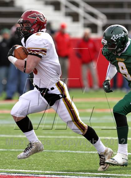 Thumbnail 3 in William Floyd vs. Sachem East photogallery.