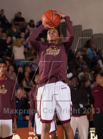 Thumbnail 2 in Roselle Catholic vs St. Anthony (NJSIAA Non-Public B Final) photogallery.