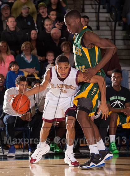 Thumbnail 2 in Roselle Catholic vs St. Anthony (NJSIAA Non-Public B Final) photogallery.