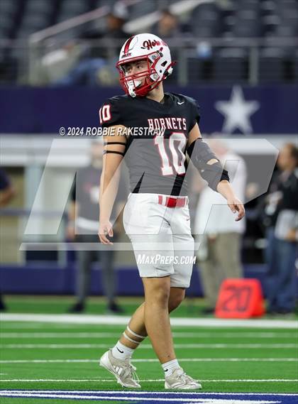 Thumbnail 2 in Shiner @ Muenster (UIL 2A Division II Football Final) photogallery.