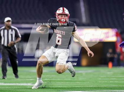Thumbnail 2 in Shiner @ Muenster (UIL 2A Division II Football Final) photogallery.