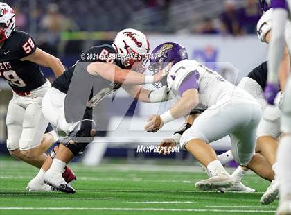 Thumbnail 3 in Shiner @ Muenster (UIL 2A Division II Football Final) photogallery.