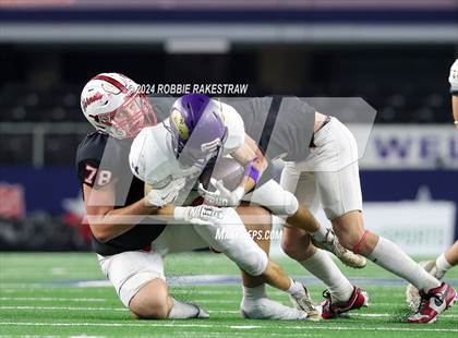 Thumbnail 2 in Shiner @ Muenster (UIL 2A Division II Football Final) photogallery.