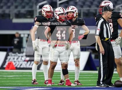 Thumbnail 2 in Shiner @ Muenster (UIL 2A Division II Football Final) photogallery.