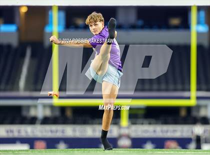 Thumbnail 3 in Shiner @ Muenster (UIL 2A Division II Football Final) photogallery.