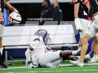 Thumbnail 2 in Shiner @ Muenster (UIL 2A Division II Football Final) photogallery.