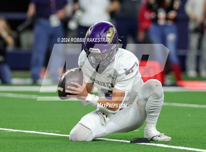Thumbnail 3 in Shiner @ Muenster (UIL 2A Division II Football Final) photogallery.