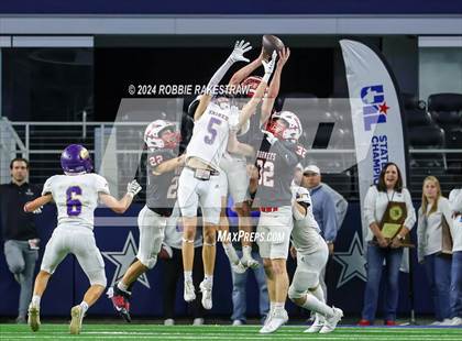 Thumbnail 2 in Shiner @ Muenster (UIL 2A Division II Football Final) photogallery.