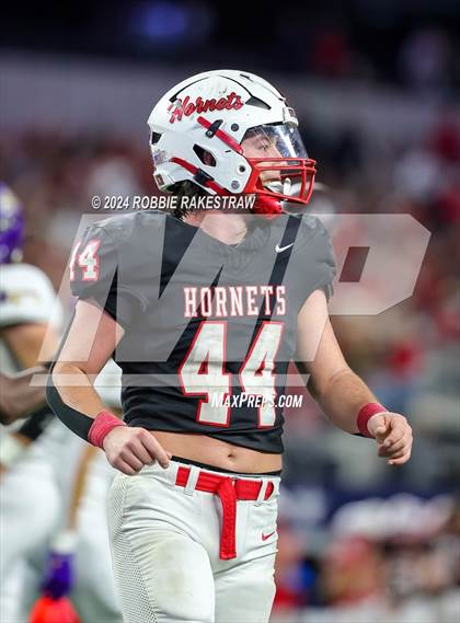 Thumbnail 1 in Shiner @ Muenster (UIL 2A Division II Football Final) photogallery.