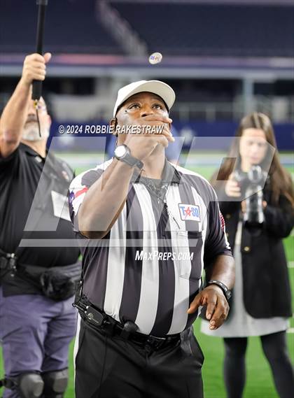 Thumbnail 1 in Shiner @ Muenster (UIL 2A Division II Football Final) photogallery.