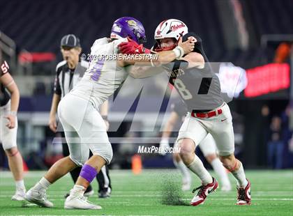 Thumbnail 3 in Shiner @ Muenster (UIL 2A Division II Football Final) photogallery.