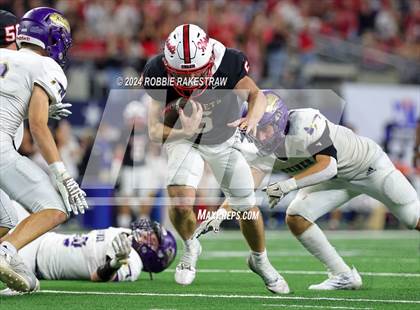 Thumbnail 1 in Shiner @ Muenster (UIL 2A Division II Football Final) photogallery.