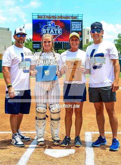 Thumbnail 1 in UIL Softball FInals Teams and Umpires photogallery.