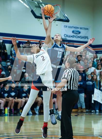 Thumbnail 3 in Chaminade vs Camarillo photogallery.
