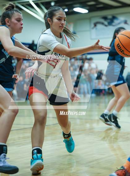 Thumbnail 2 in Chaminade vs Camarillo photogallery.