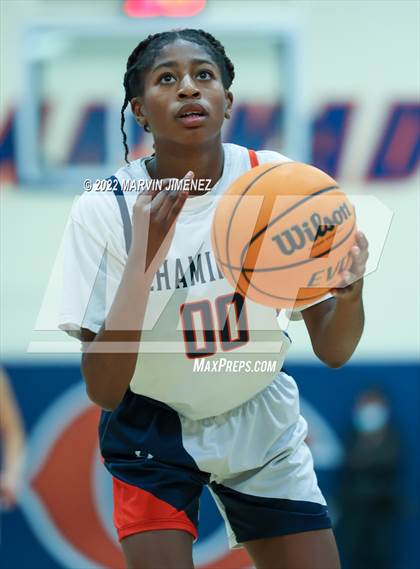 Thumbnail 2 in Chaminade vs Camarillo photogallery.