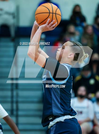 Thumbnail 2 in Chaminade vs Camarillo photogallery.