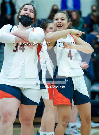 Thumbnail 3 in Chaminade vs Camarillo photogallery.