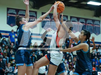 Thumbnail 2 in Chaminade vs Camarillo photogallery.