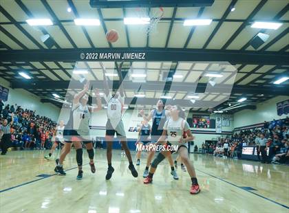 Thumbnail 2 in Chaminade vs Camarillo photogallery.