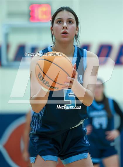 Thumbnail 3 in Chaminade vs Camarillo photogallery.