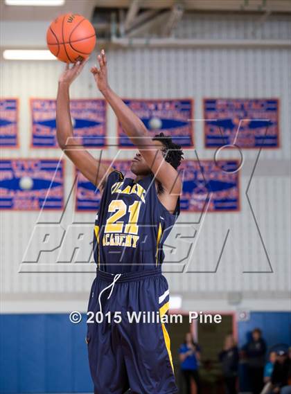 Thumbnail 2 in Clark Academy @ Livingston Manor (NYSPHSAA Class D Regional Semifinal) photogallery.