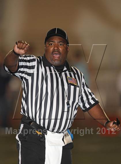 Thumbnail 3 in Flintridge Prep vs. Chadwick photogallery.