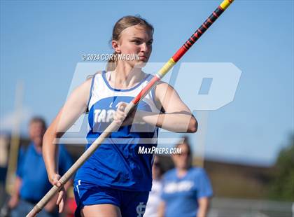 Thumbnail 1 in Terrier Relays photogallery.