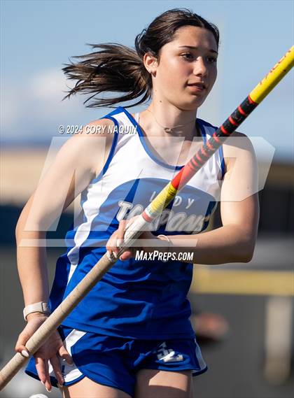 Thumbnail 2 in Terrier Relays photogallery.