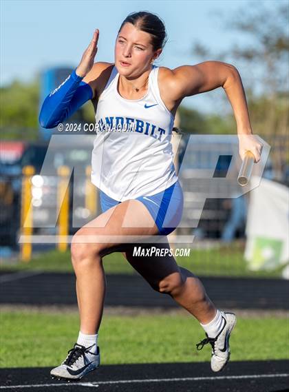 Thumbnail 2 in Terrier Relays photogallery.