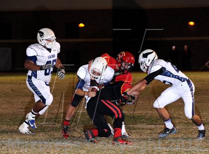 Thumbnail 2 in Pleasant Valley vs. Chico (Almond Bowl) photogallery.